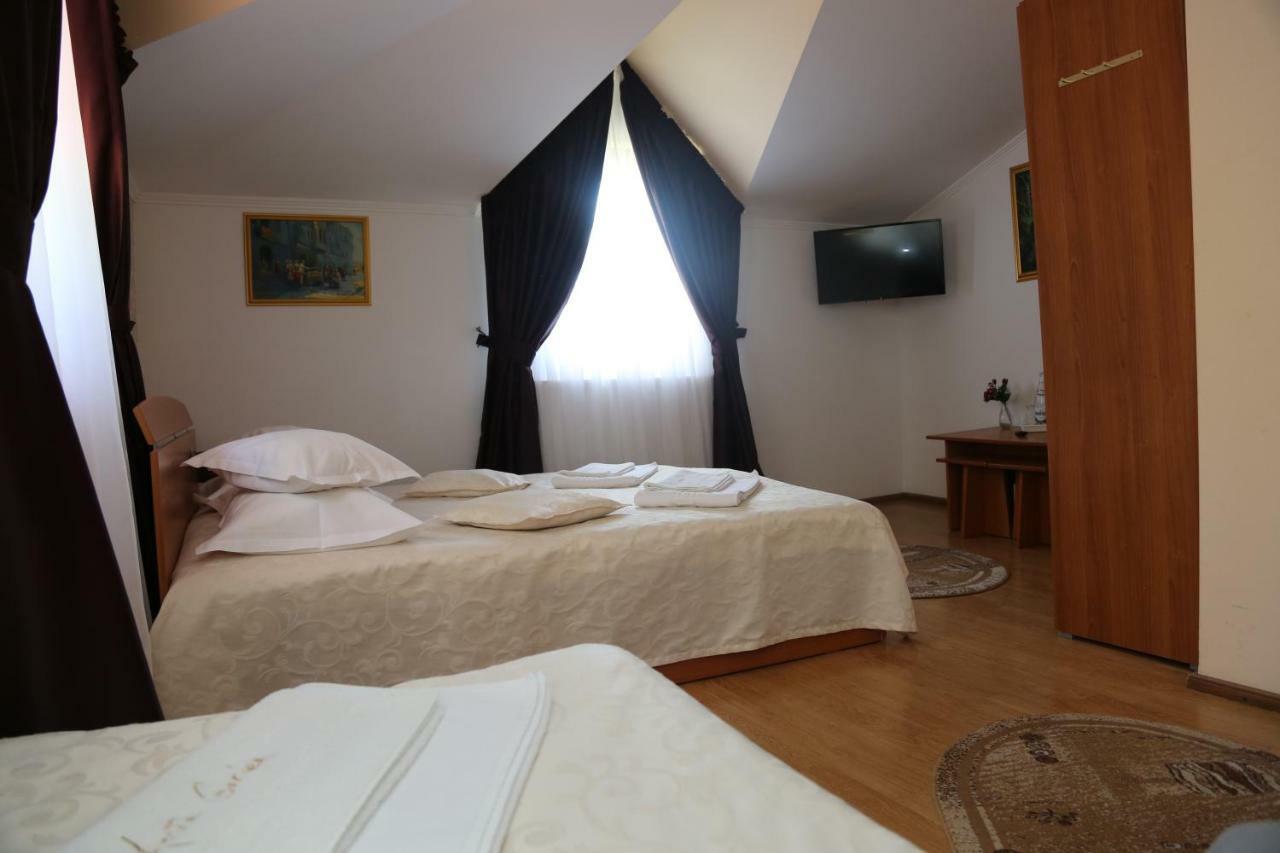 Guest house New Aosta Garden Sinaia